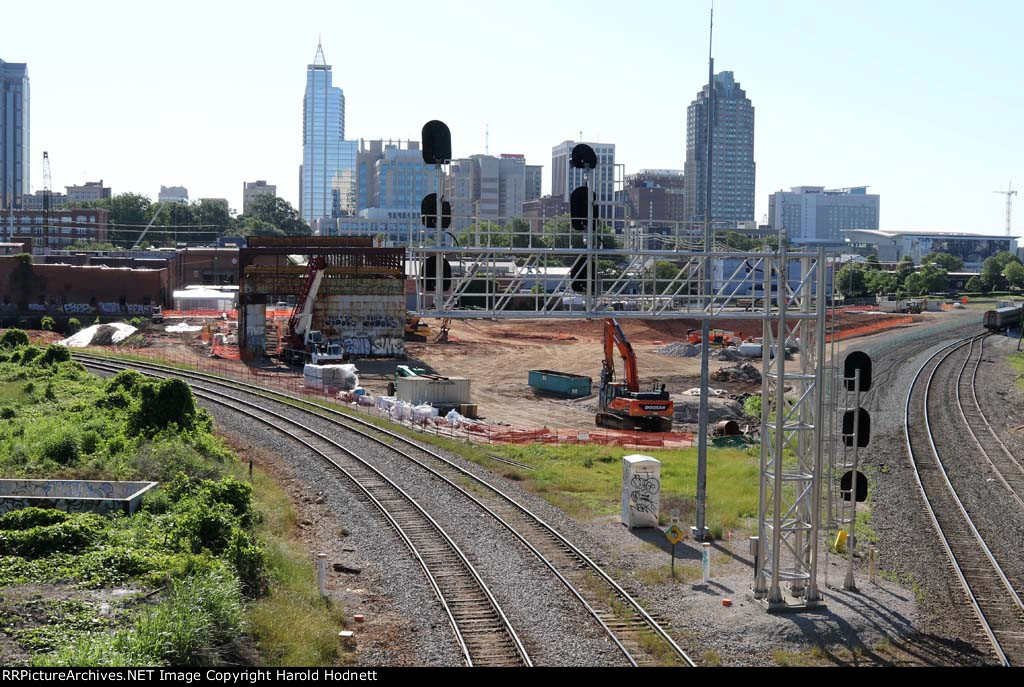 View from Boylan Avenue Bridge; "H" line goes off to the right